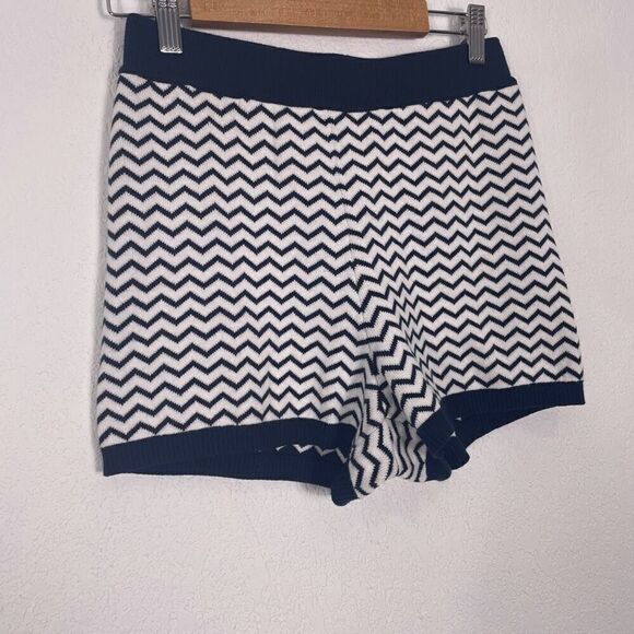 2 pc Set Seafolly Blue & White Zig Zag Patterned Tank & Shorts Set - Picture 5 of 10